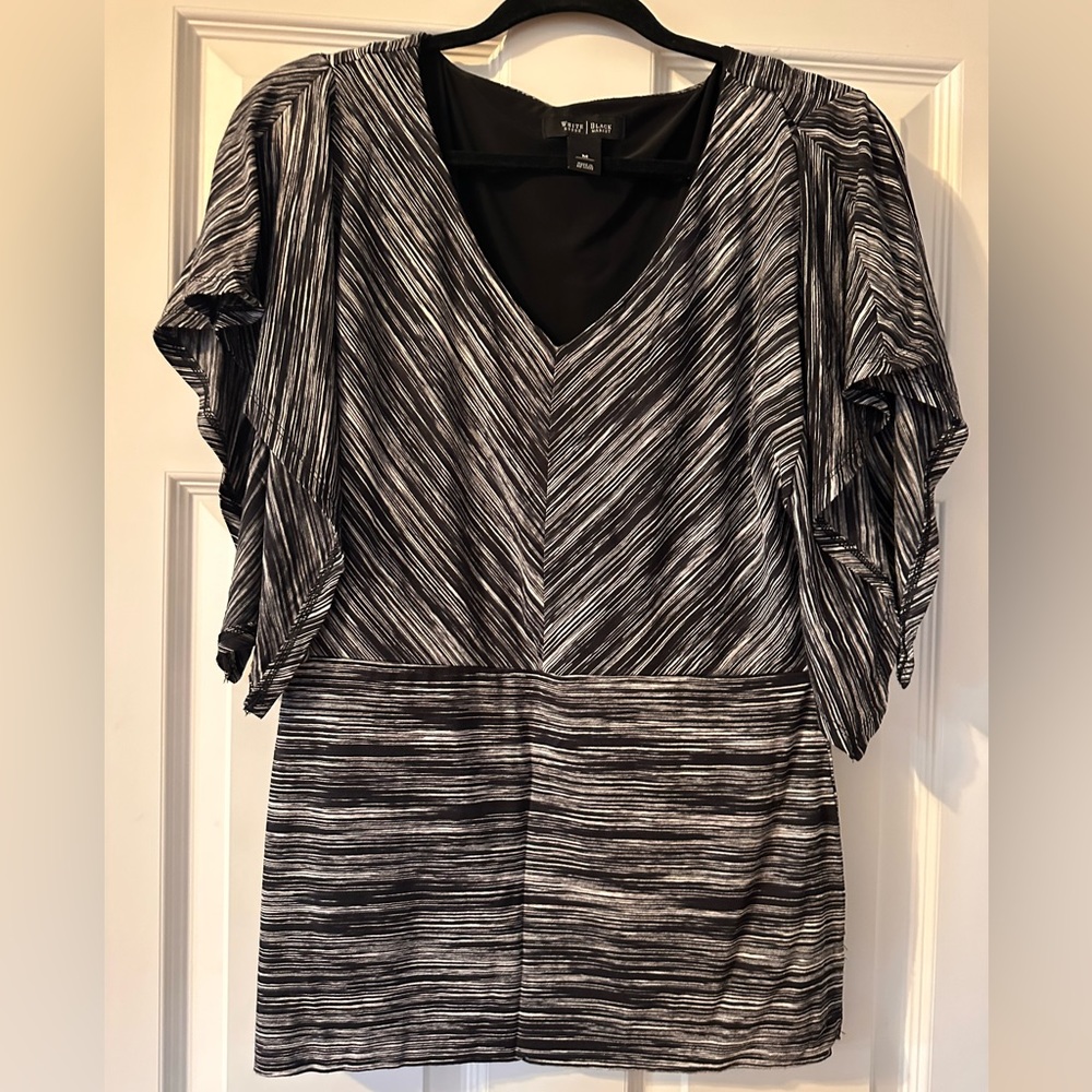White House Black Market Black & White V-Neck Pullover Dolman Short Sleeve Top M